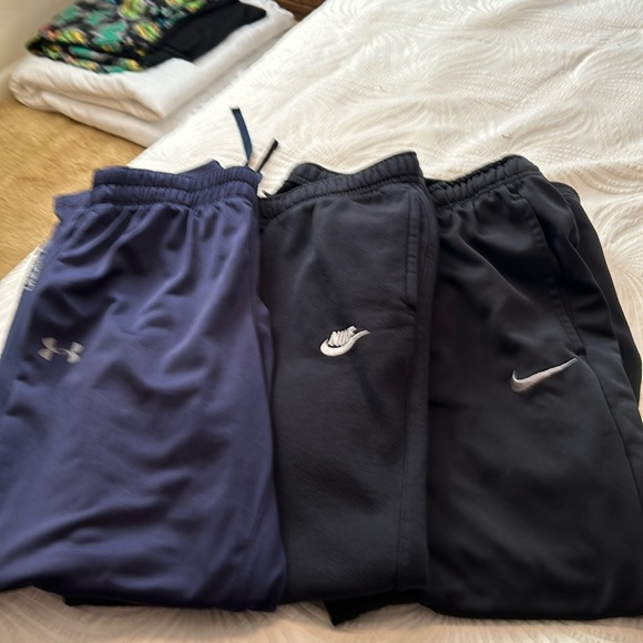 3 pair men’s jogging pants  Nike & Under Armour - Picture 1 of 4